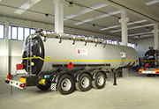 Swan-neck bitumen transport tank, capacity 30m3, complete with heating system.